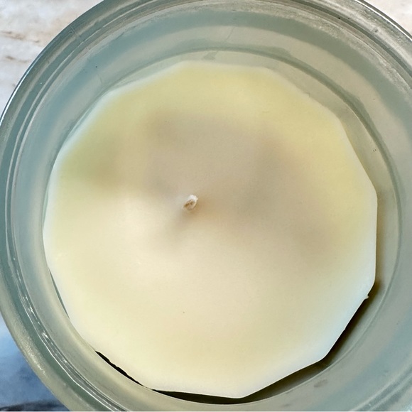 Desert Lily and Cypress Scented Jar Candle Design Studios Los Angeles, CA New - Picture 2 of 3